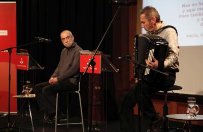 Gerardo Markuleta and Jabier Muguruza, in 2013 at a recital of poems by Espriu translated into Basque, organized by the Cervantes Institute (photoCervantes Institute) 