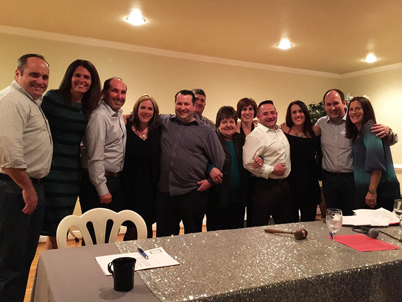 Louis Iturriria, president (second from right), is happy with the turnout at the KCBC's annual Membership Dinner and elections, celebrated on Saturday. In the picture, members of the current and the former Board, after the meeting (Photo: KCBC)