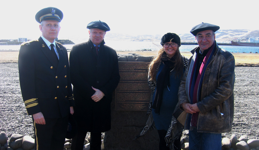 Adiskidetze ekitaldia Hólmavík-en: Jónas Guðmundsson, Westfjord-eko Sheriff-a; Illugi Gunnarsson, Islandiako Kultur Ministroa; Esther Ösp Valdimarsdóttir, Hólmavík herriko ordezkari, eta Martin Garitano, Gipuzkoako Diputatu Nagusia