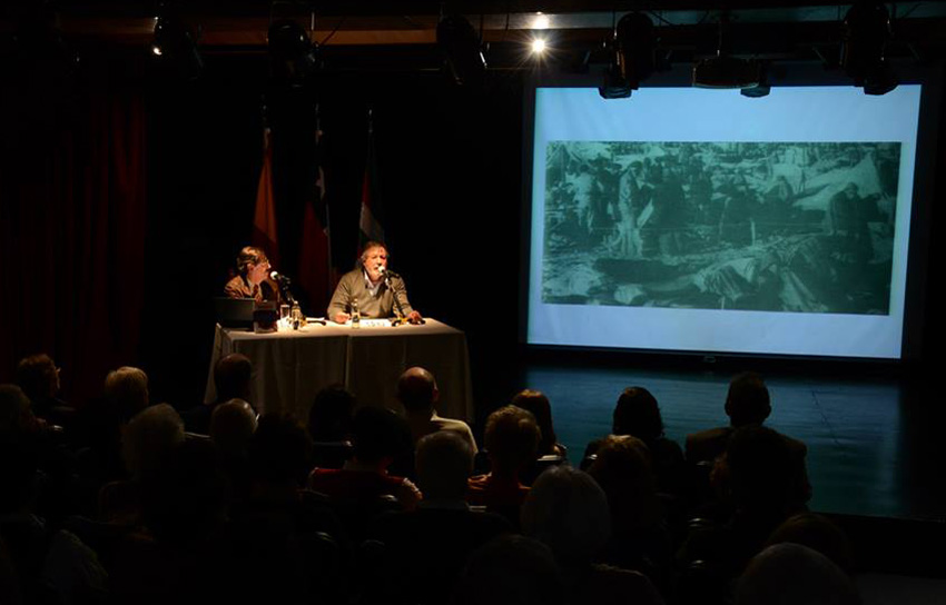 Presentación del libro "Winnipeg, testimonios de un exilio" en el teatro Lope de Vega, en Santiago de Chile