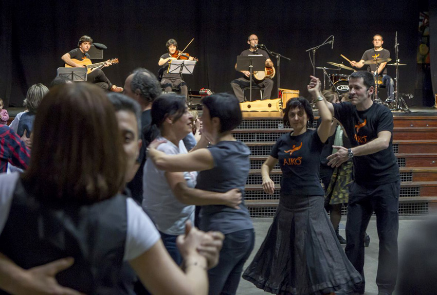 A Basque dance concert/workshop by Aiko Taldea (photoAiko Taldea)
