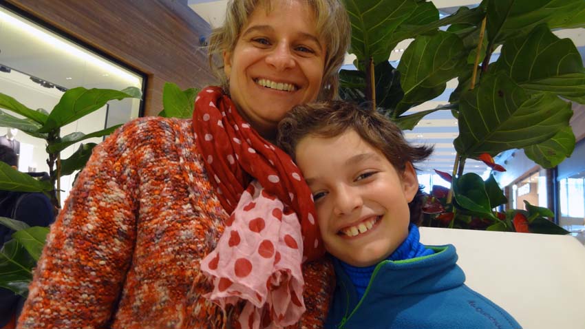 Carolina Minaberry with her son Unai during their recent trip to Euskadi (photo EuskalKultura.com)