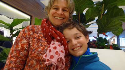 Carolina Minaberry with her son Unai during their recent trip to Euskadi (photo EuskalKultura.com)
