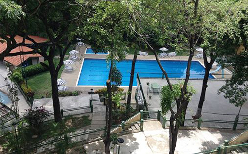 La piscina es una de las zonas donde se han llevado a cabo las mejoras de infraestructura de Eusko Etxea (foto Caracas CV)