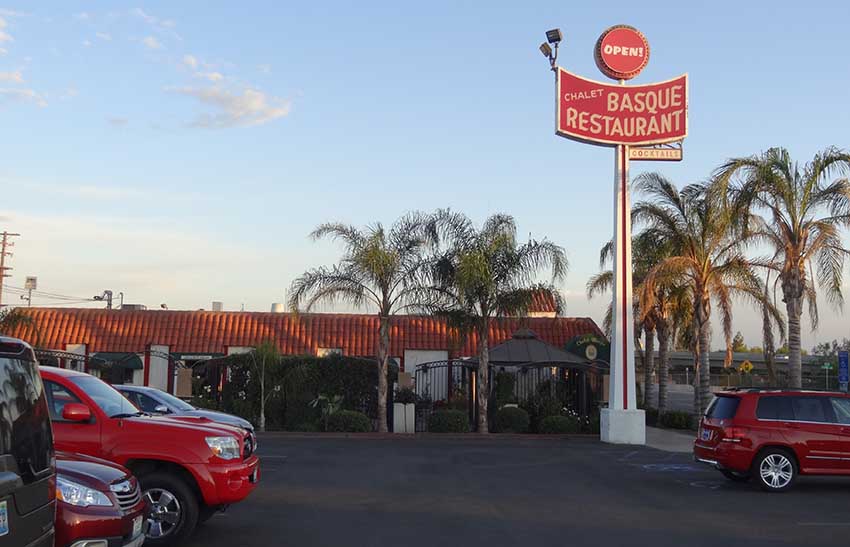 Restaurante vasco Chalet Basque en Bakersfield, California (foto EuskalKultura.com)