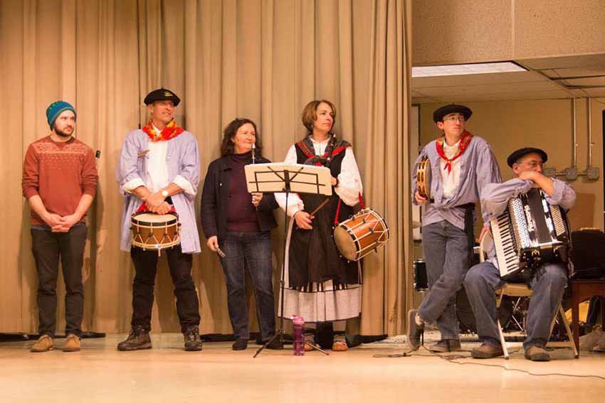 Músicos del Centro Vasco de Utah en la fiesta anual "Basque Diiner and Dance", febrero 2016