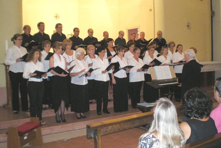 El Orfeón de EE canta en la iglesia de San Ignacio