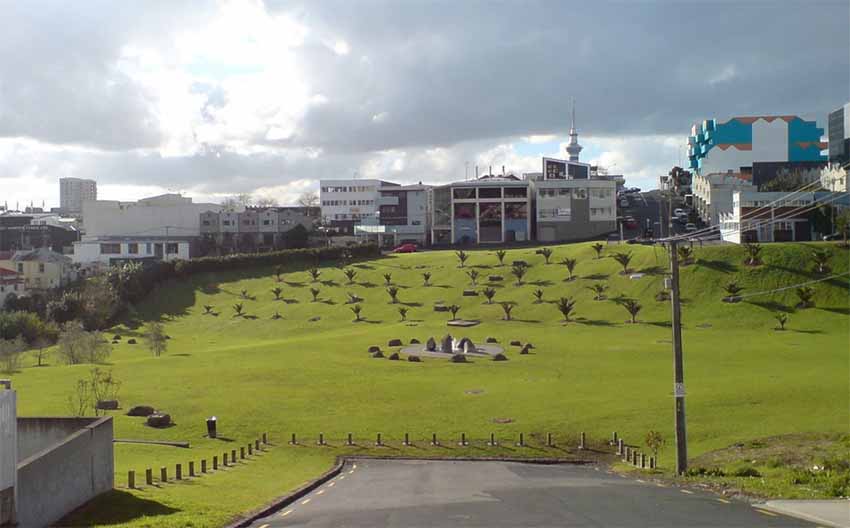 Basque Park Eden Terrace Zeelanda Berria (arg.Wikipedia)