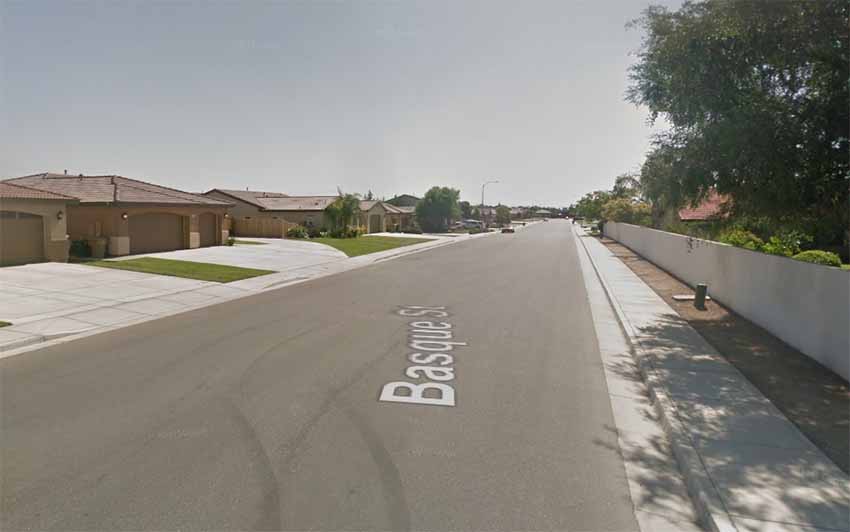 Basque St Bakersfield, CA (foto Google Earth)