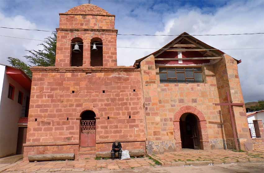 Church of Bolivar, Cochabamba, Bolivia (photo PepitoJhos)
