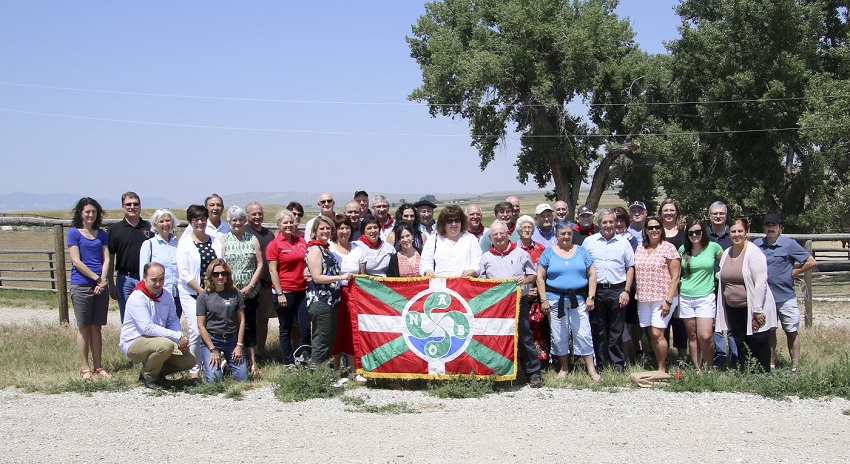 Delegados de NABO en una reunión por la Convención de la entidad en Buffalo, Wyoming