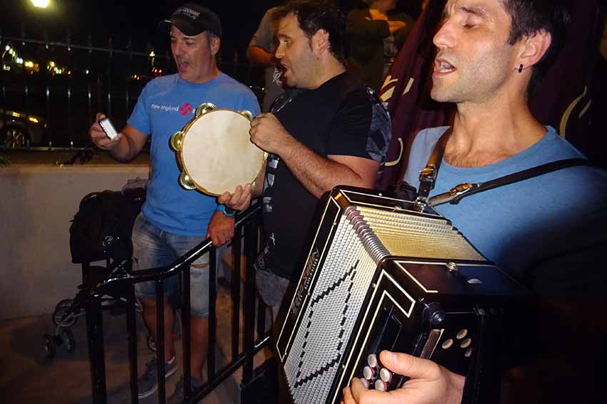 Great atmosphere at Friday’s Trikipoteo, great warmup for Saturday’s Basque Fest (photo EuskalKultura.com)