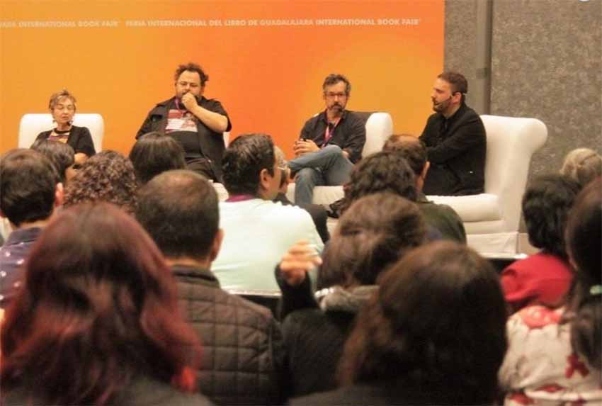 Kirmen Uribe interviene en una edición anterior de la Feria del Libro de Guadalajara. Este año participará Juan Cruz Igerabide