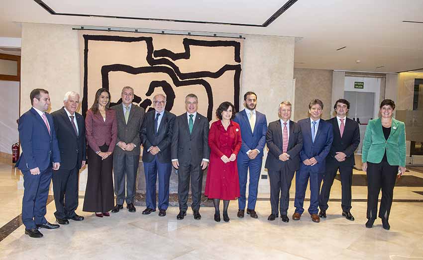 El lehendakari Urkullu con la delegación colombiana en Lehendakaritza