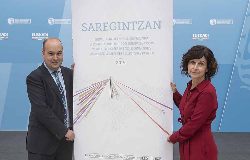 Presentation of the World Congress with its slogan “Saregintzan” (networking) by Gorka Alvarez Aranburu, Director of the Basque Community Abroad, and Secretary General of Foreign Action, Marian Elorza
