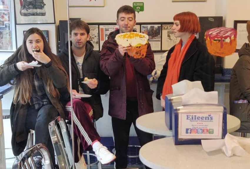 Lore, Josu, Lander and Cris, the four members of Belako, in a pastry shop in New York (photo Belako / DV) 