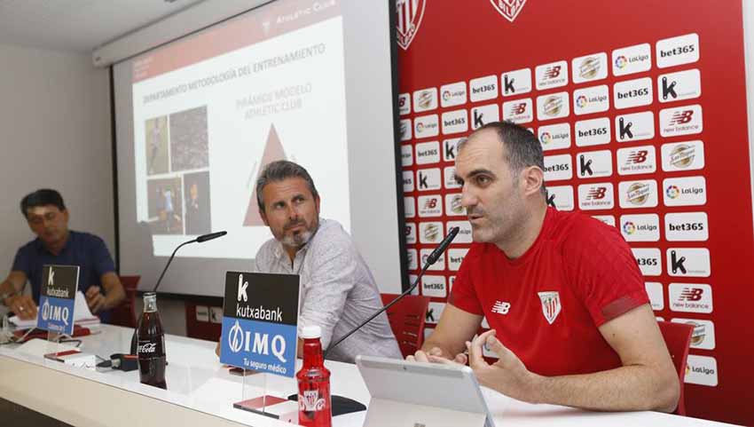 Andoni Bombin, along with Alkorta and Ayarza at the presentation in Mexico of Lezama’s oranganigram (photo Mireya López)