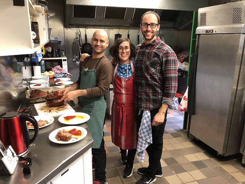 Jon, Nekane y Alvaro fueron respoinsables el pasado domingo en Gure Txoko de un tentador menú de comida casera vasca