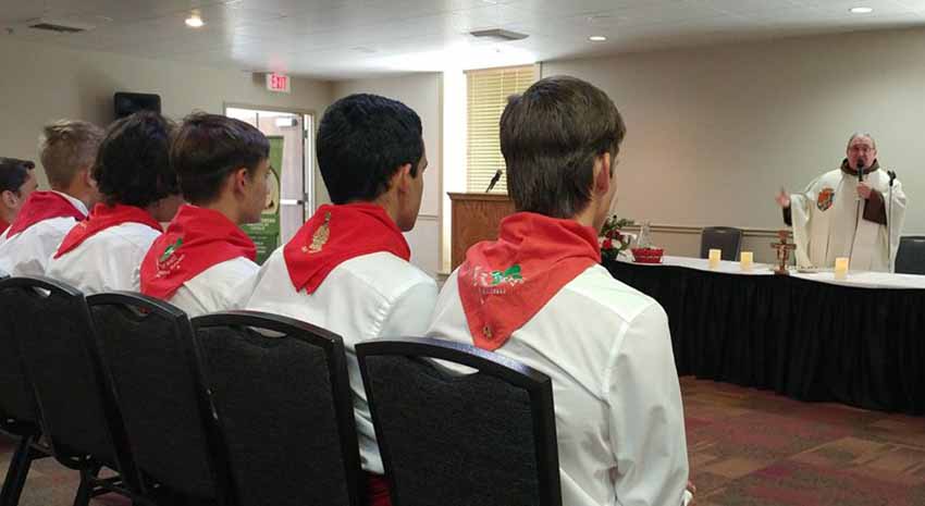 Aita Antton Egiguren celebrating mass last year in Winnemucca (photo Artzai Ona)