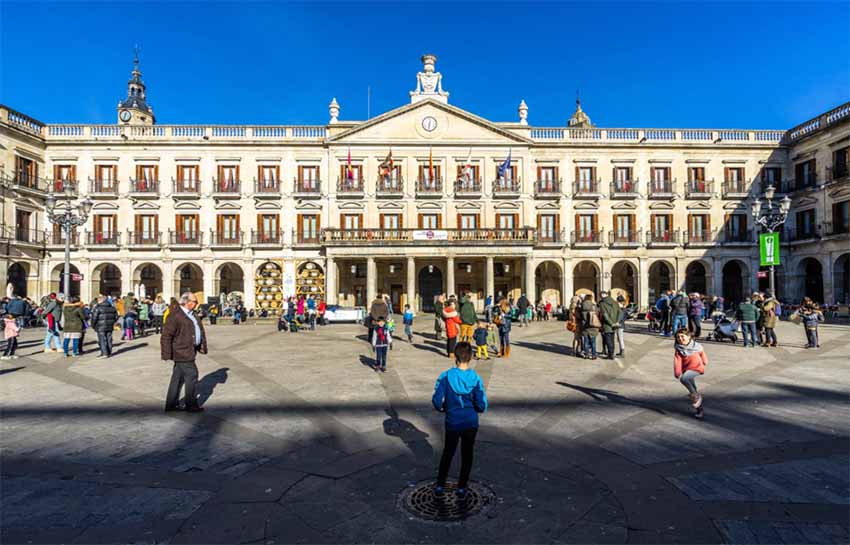 Vitoria-Gasteiz Plaza Berria, 2020 (foto Francesco Bonino, Shutterstock)