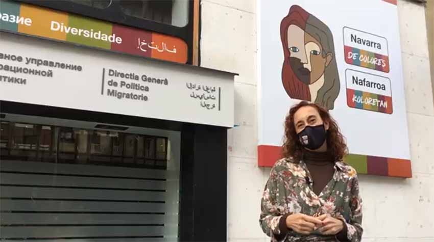 The Director General of Migration Policies in the Navarrese Government, Patricia Ruiz de Irizar in front of her headquarters presenting the campaign. 