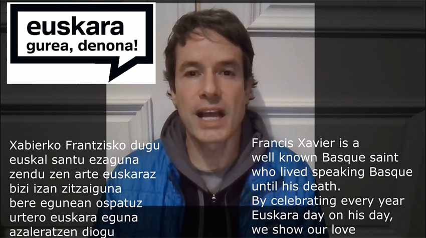 Todor Azurtza (Caracas, 1970) en un video de bertsos con motivo del ENE, Día Internacional del Euskera