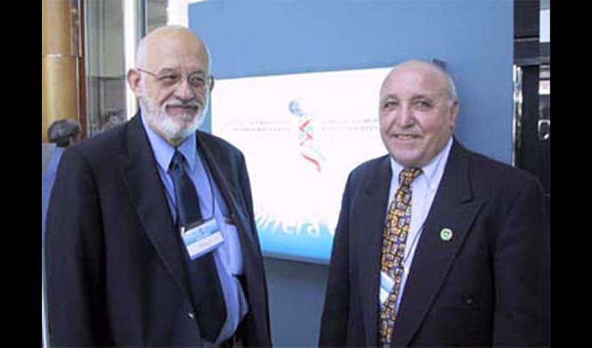 Rubén Arrieta y Jesús Lasaga en el III Congreso Mundial de Colectividades Vascas en Vitoria (foto Beñat Doxandabatz-Euskonews)