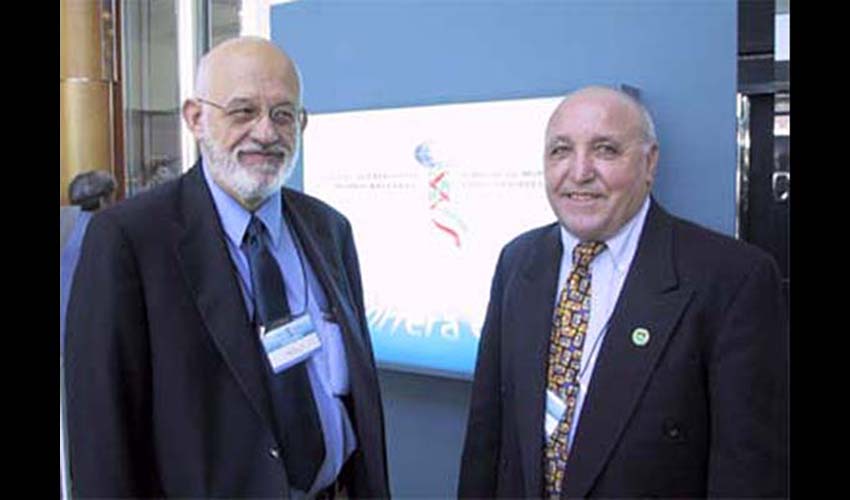 Ruben Arrieta and Jesus Lasaga in 2003, at the World Congress of Basque Collectivities in Vitoria-Gasteiz (photo Beñat Doxandabatz-Euskonews)