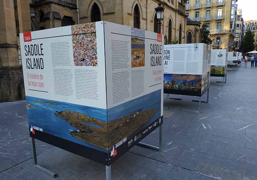 The exhibit “Basque Way” will remain open until Friday in Donostia, on Urdaneta Street behind the Cathedral