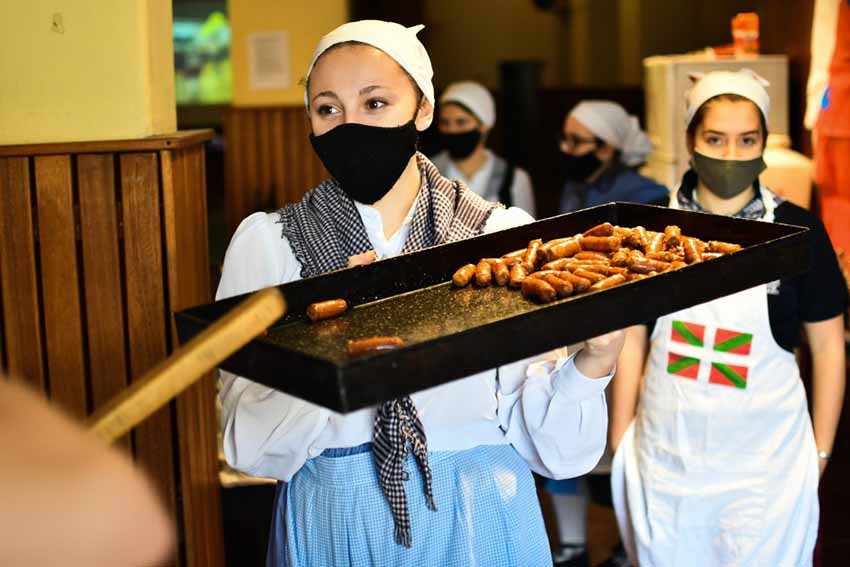 The Centro Navarro and Zazpirak Bat Basque Club in Rosario are part of the 2021 edition of the festival (photo Guillermo Buelga, Rosario Noticias)