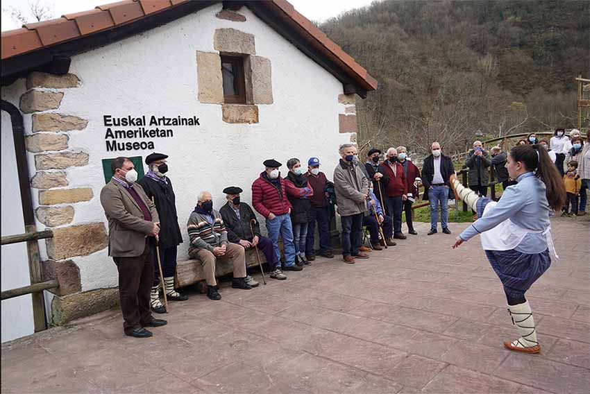 Estatu Batuetan artzain ibilitakoei eskainitako Museoa Nafarroako Malerrekan dago, Elgorriagan (argazkiak Erran.eus)