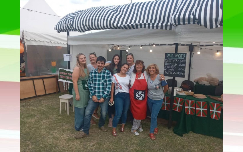 Toda la comunidad del centro vasco Hiru Erreka se reunió para celebrar la Fiesta del Trigo