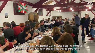 La hazpandarra residente en Euskal Etxea de París Victoire Bancons explica en off las actividades de la Casa