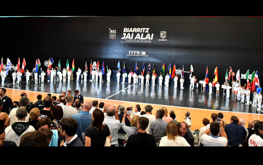 Acto inaugural del Campeonato Mundial de Pelota que comenzó el 23 de octubre en Biarritz