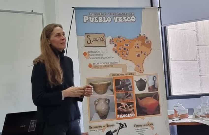 Mariana Demicheli Uribeondo, en la clase abierta organizada por el lectorado de Euskera y Cultura Vasca del Instituto Etxepare