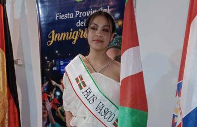 Brisa Pérez López, candidata de la comunidad vasca a Reina de la X Fiesta del Inmigrante de Goya, Corrientes 
