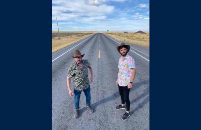 El programa 'Herri txiki Amerika handi' que presentan Zuhaitz Gurrutxaga y Mikel Pagadi visita lugares y vascos/as de EEUU
