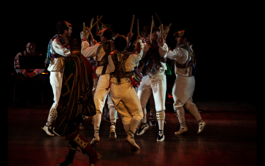 El grupo de danza Ortzadar compartió saberes, música y danza con los centros navarros argentinos