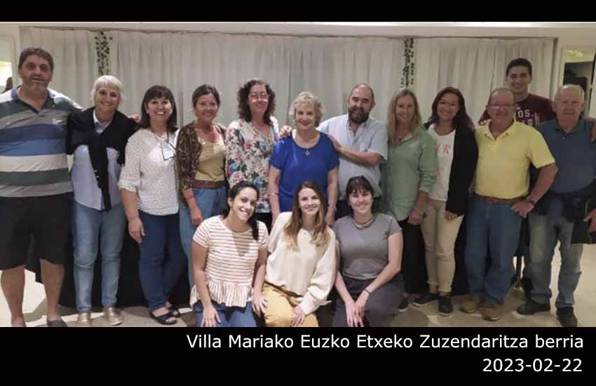Villa Mariako Euzko Etxeko 2023-2024 Zuzendaritza Batzordea, Emilia Zugasti lehendakari (urdinez, erdian)