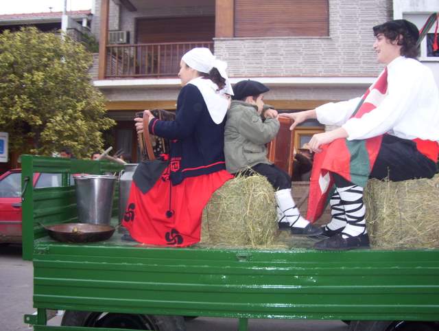 La carroza del Centro Vasco 