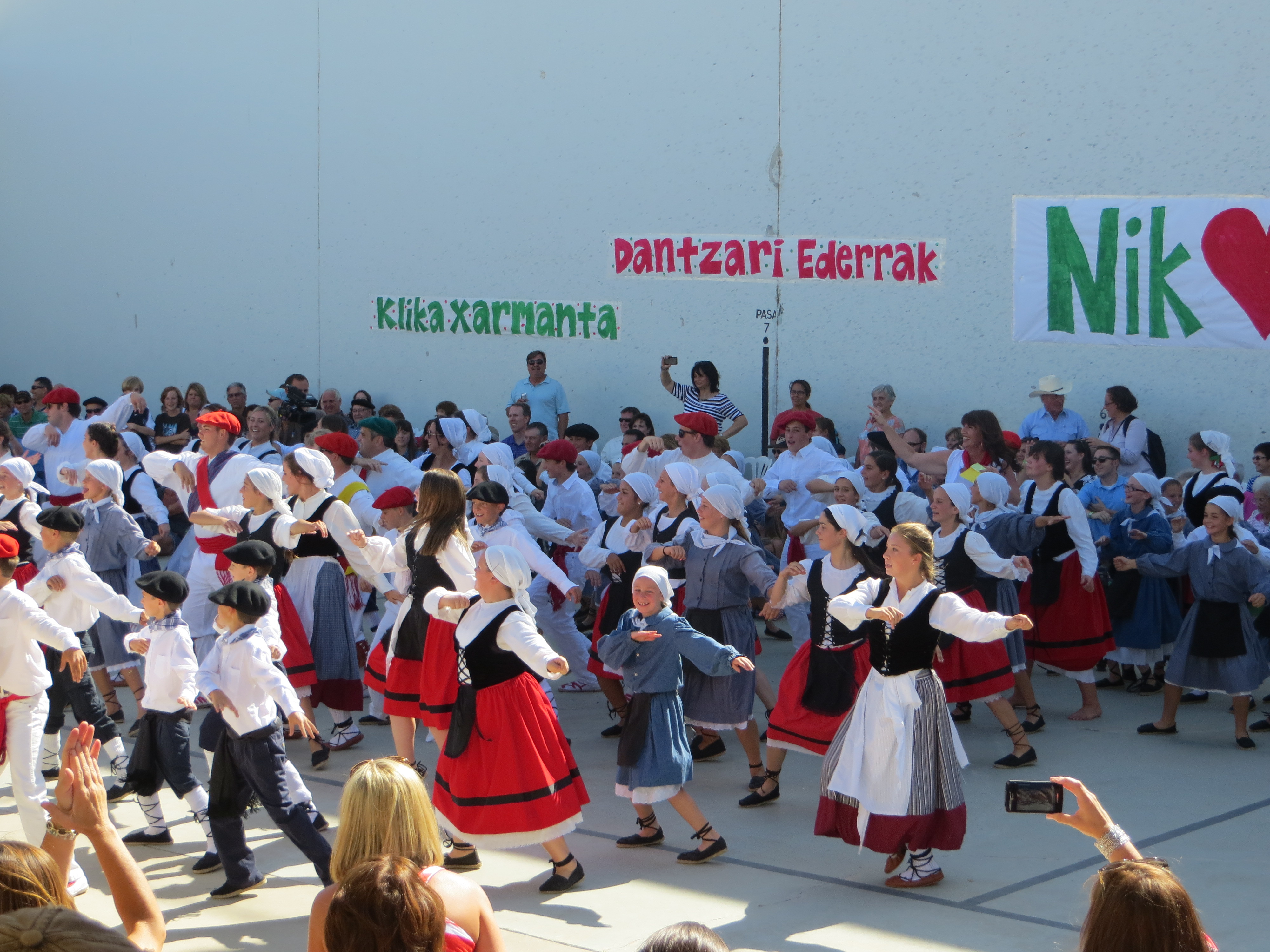 Bakersfield Fiesta Vasca 2013 2