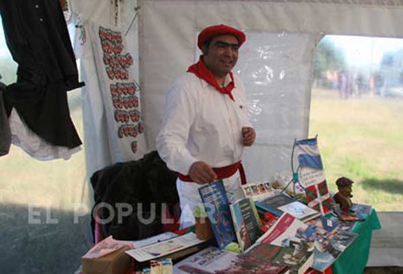 Olavarría inauguración del Centro Cultural 'Hogar San José' - 2010 01