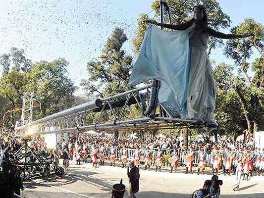 Colectividad vasca de Tucumán en el desfiel de la Independencia 2010 02