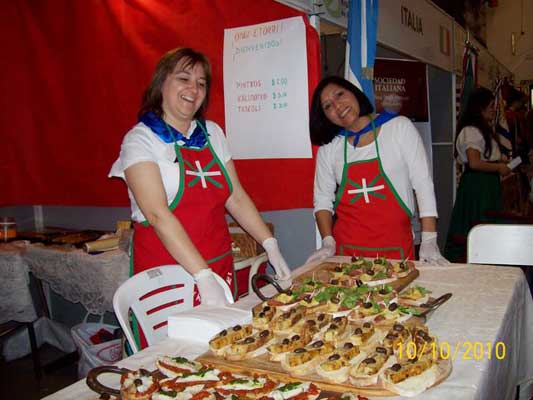 Feria de Colectividades en Puerto Madryn 2010 01