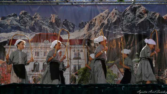 33º Fiesta de Colectividades europeo-argentinas de Bariloche 2012 05