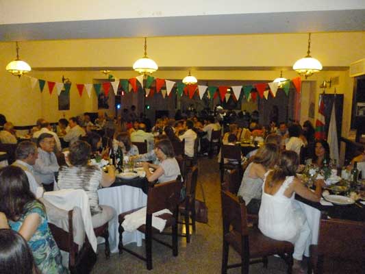 Cena fin de año Lagun Onak - Pergamino 2011 01